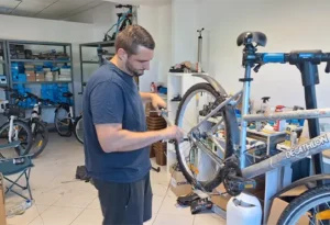 CARLANGES BICYCLETTE, atelier mobile de maitenance cycle dans le Var (83) pour l’entretien et réparation de vélo, VTT, VTC, VAE