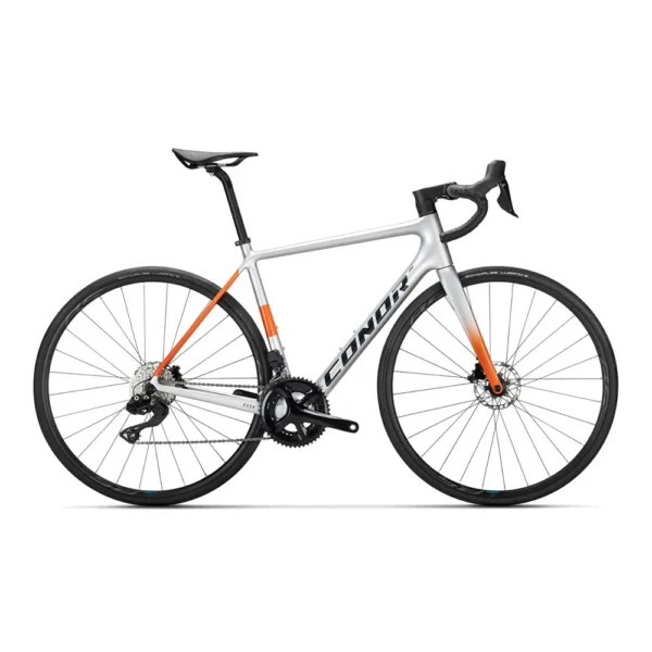 Vélo route CONOR RUSH 105 DI2 chez Carlanges Bicyclette, modèle performant avec transmission électronique pour vos sorties sportives.